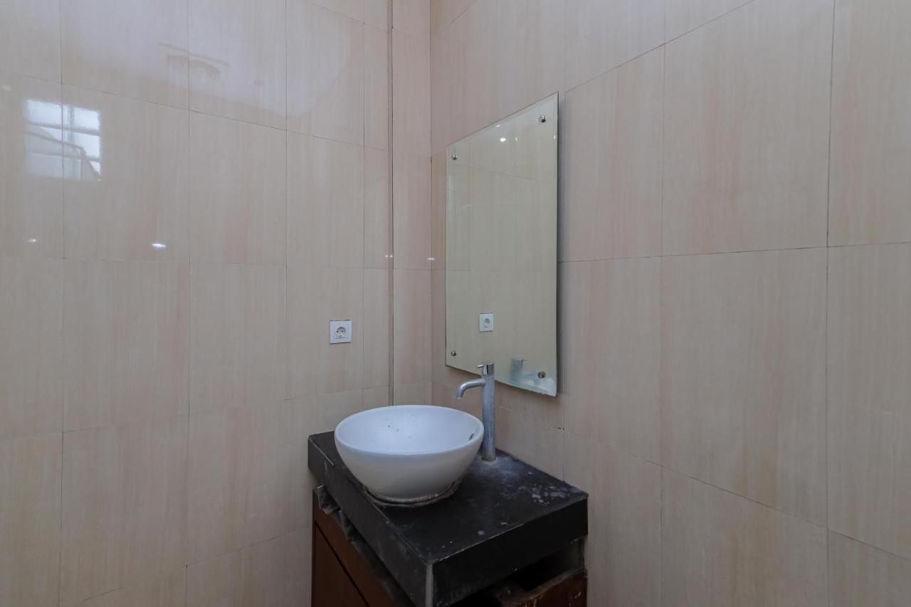 Urbanview Hotel Wg Jimbaran Bali Ungasan Esterno foto