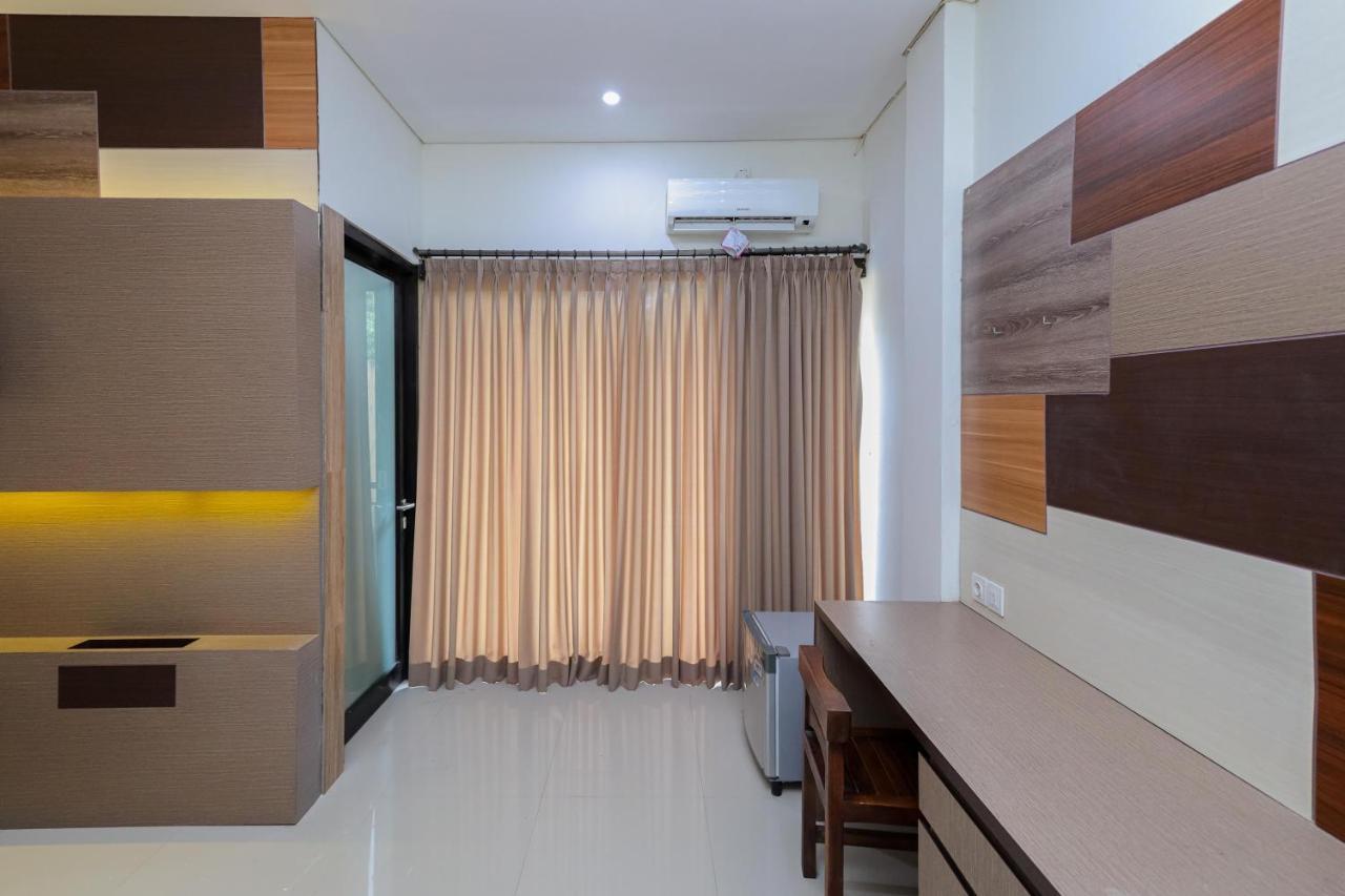 Urbanview Hotel Wg Jimbaran Bali Ungasan Esterno foto